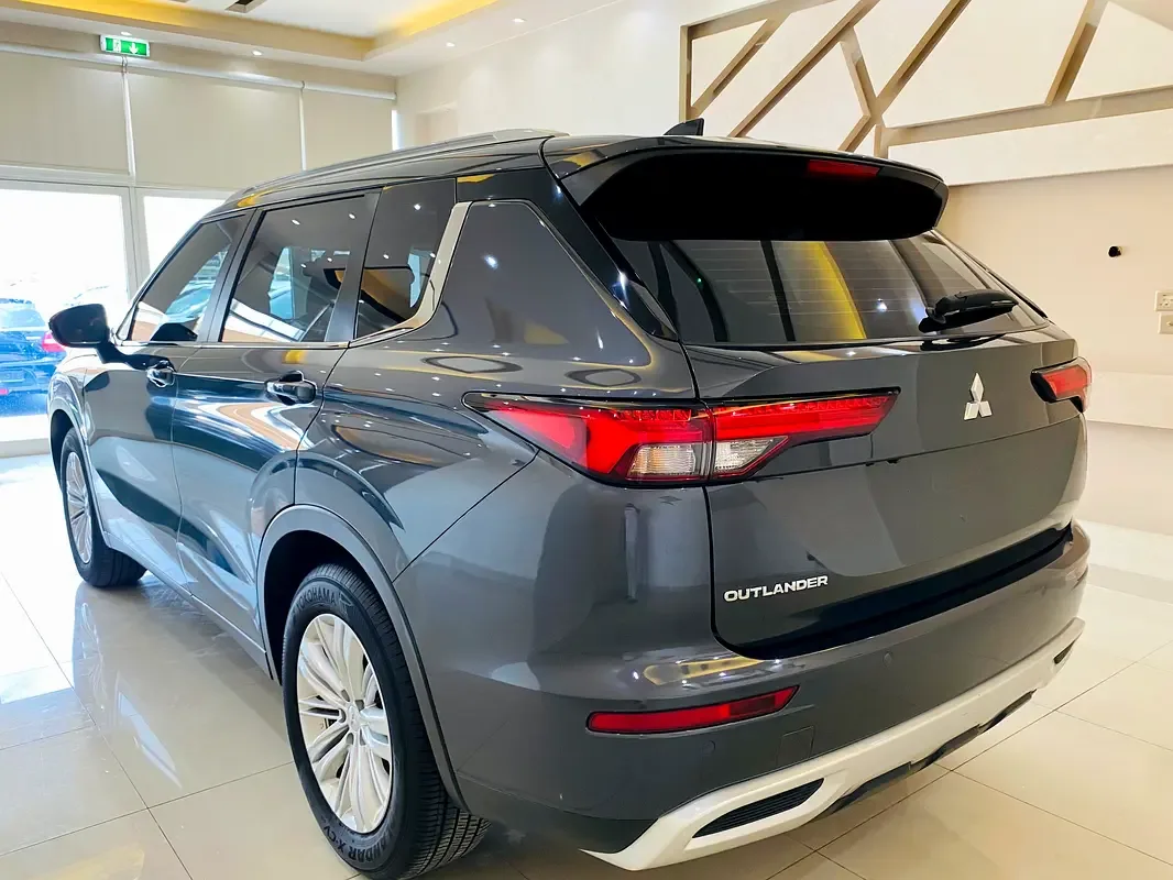 Mitsubishi Outlander 2.5 CVT AWD (184 حصان) - 9