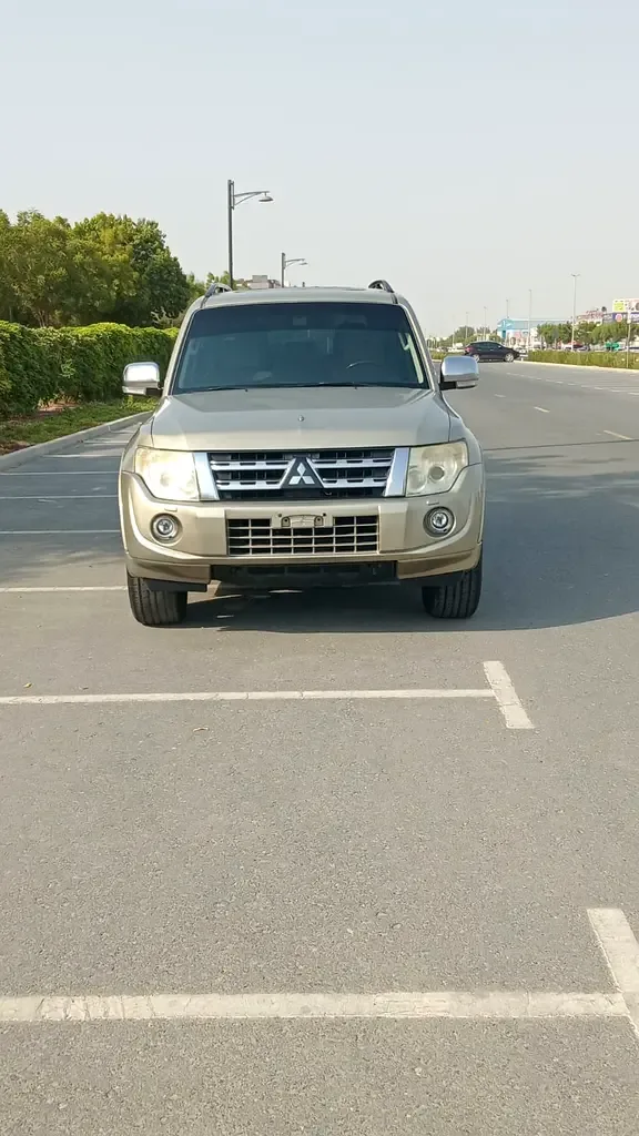 Mitsubishi Pajero 3.0 AT (220 hp)