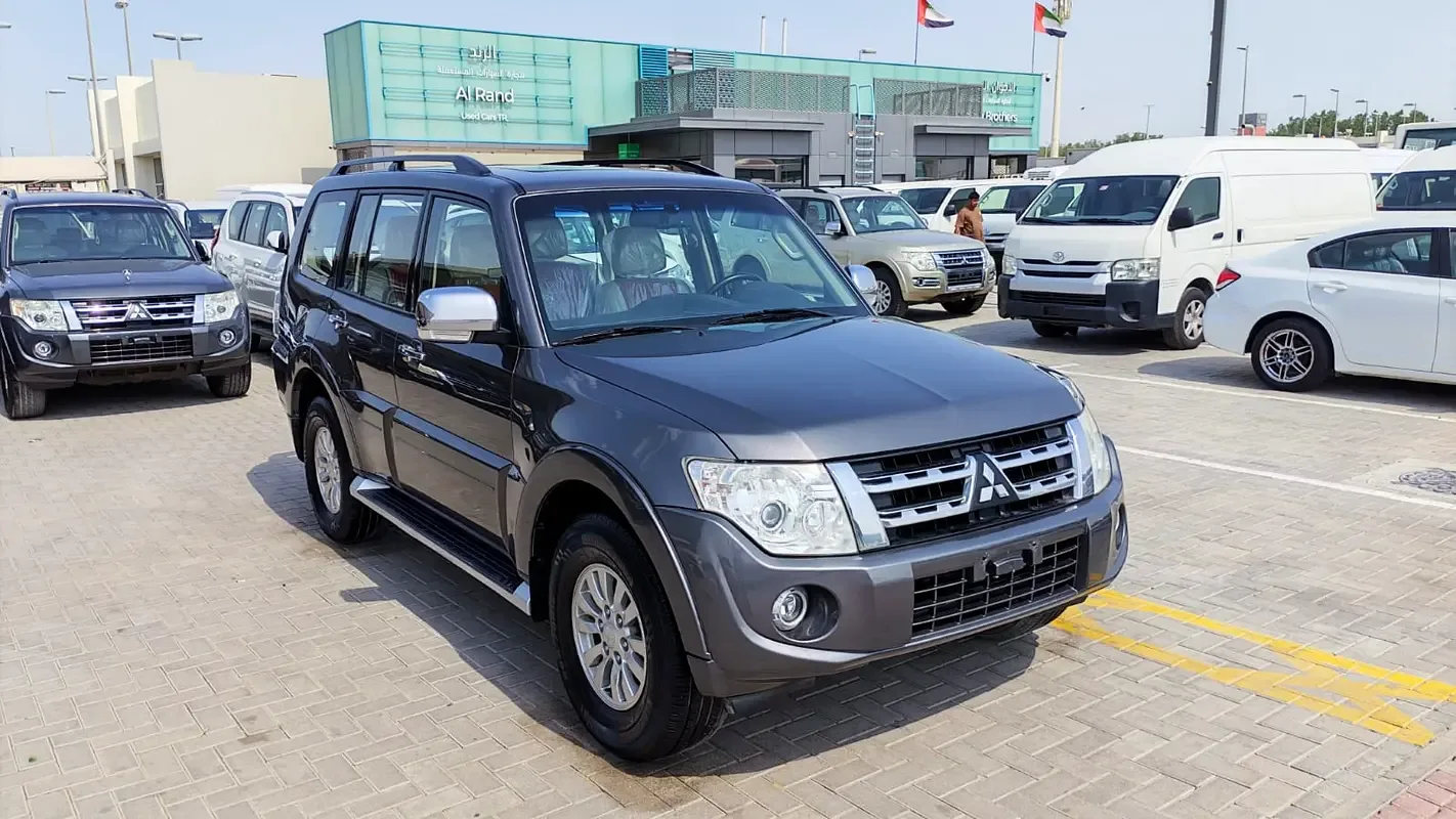 Mitsubishi Pajero 3.0 AT (220 hp)
