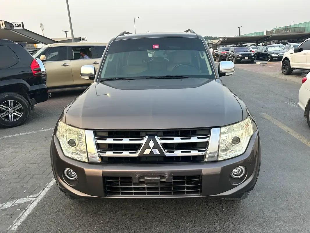 Mitsubishi Pajero 3.0 AT (220 hp)