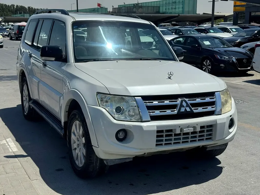 Mitsubishi Pajero 3.0 AT (220 hp)