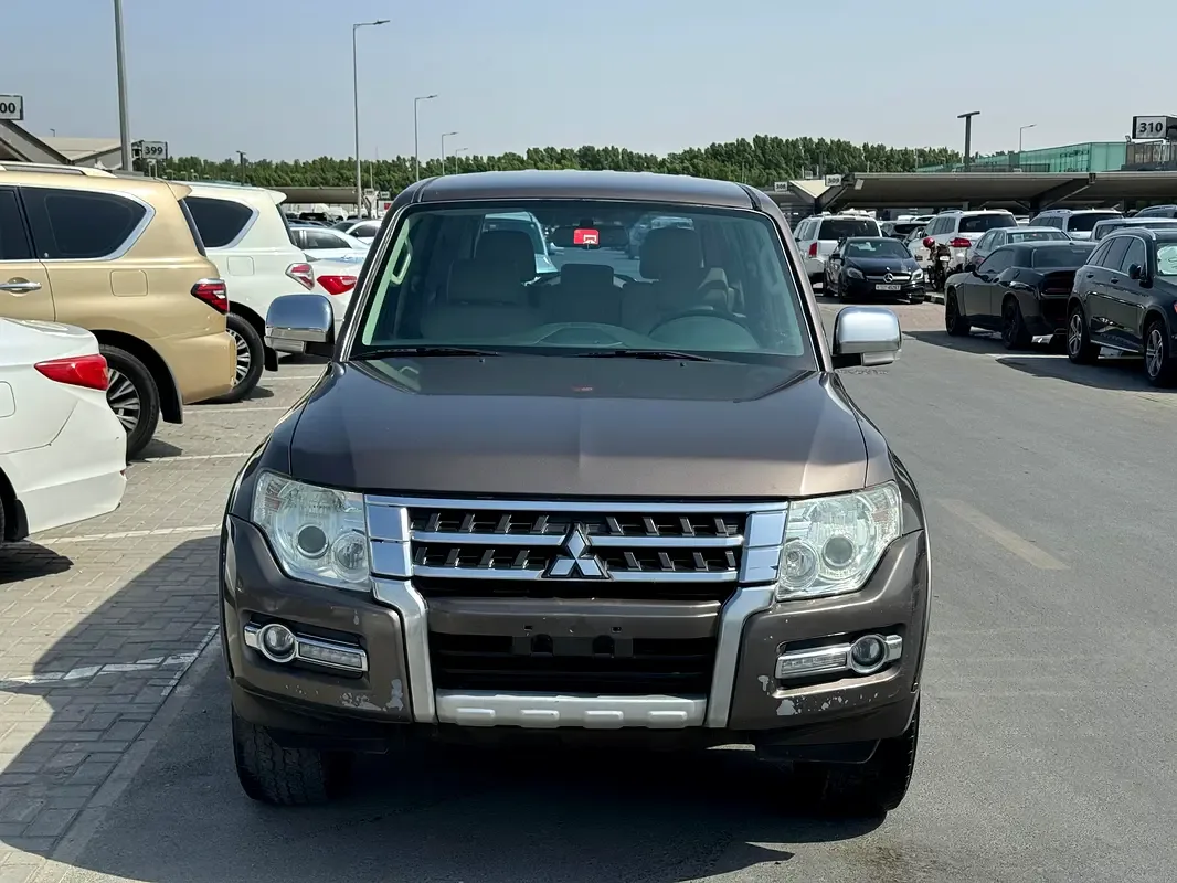 Mitsubishi Pajero 3.0 AT (220 hp)