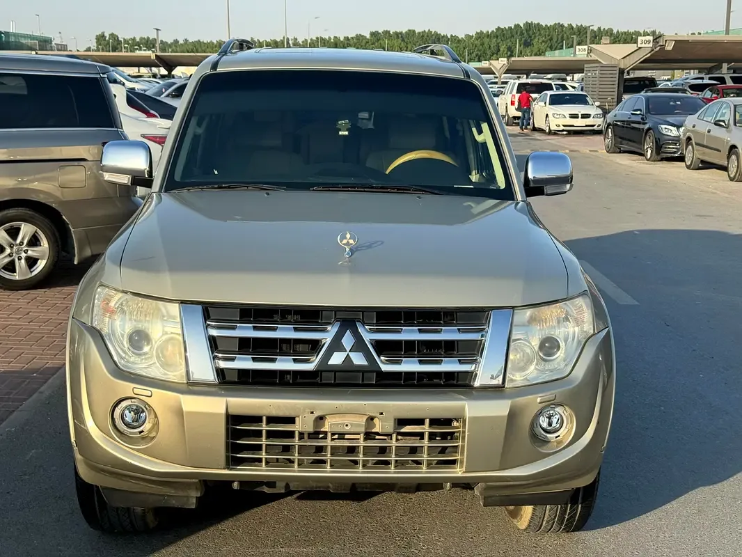 Mitsubishi Pajero 3.0 AT (220 hp)