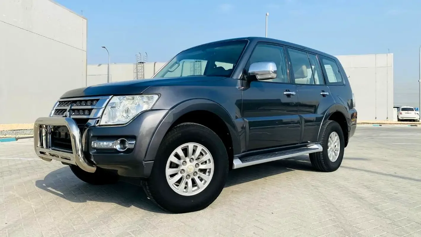 Mitsubishi Pajero 3.0 AT (220 hp)