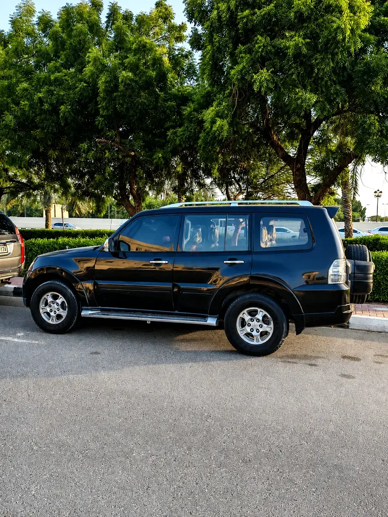 Mitsubishi Pajero 3.0 AT (220 hp)