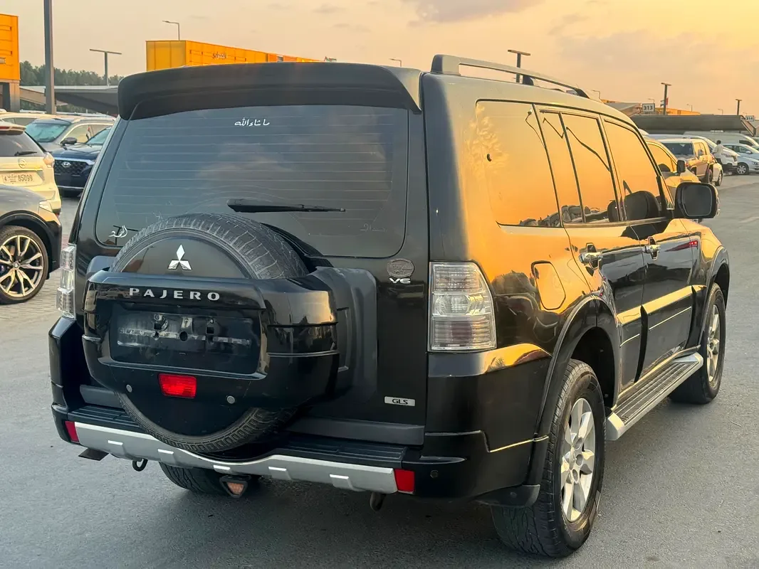 Mitsubishi Pajero 3.0 AT (220 حصان) - 3