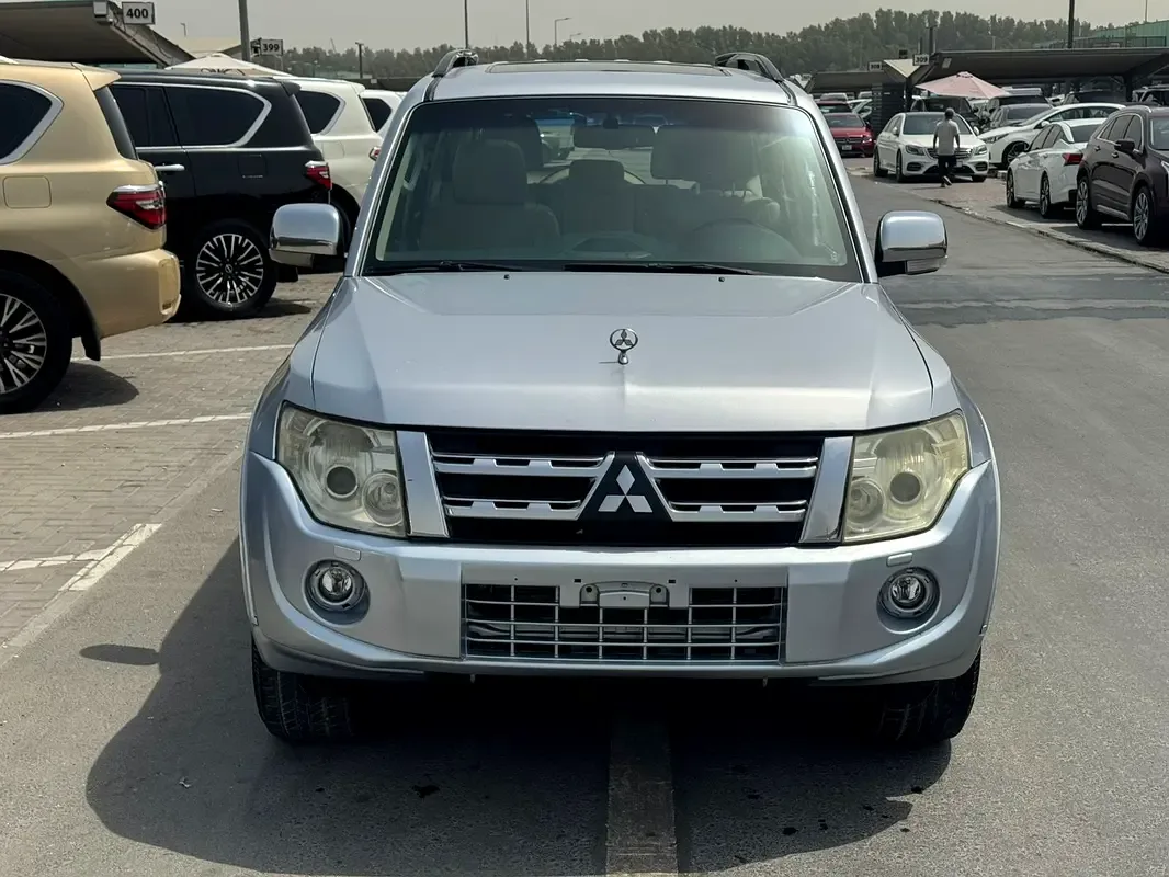 Mitsubishi Pajero 3.0 AT (220 hp)