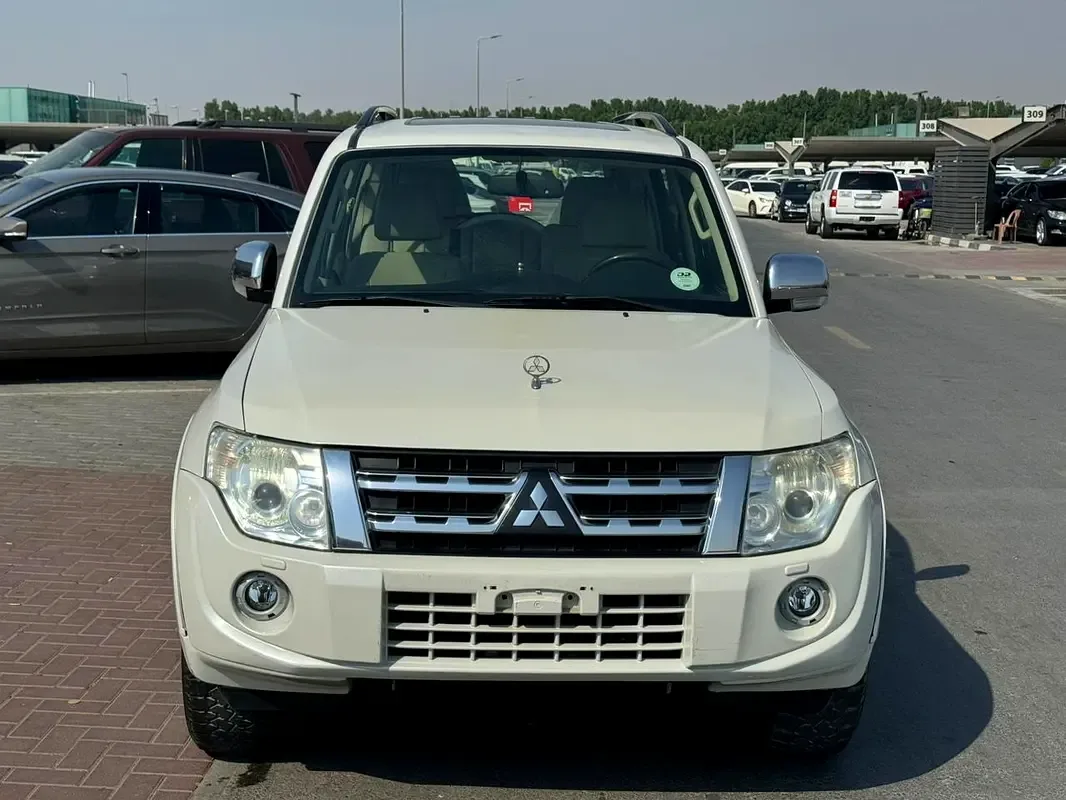 Mitsubishi Pajero 3.0 AT (220 hp)