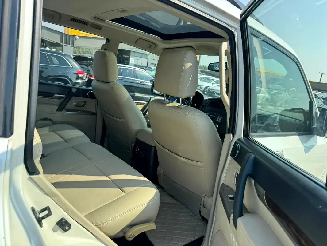 Mitsubishi Pajero 3.0 AT (220 حصان) - 9