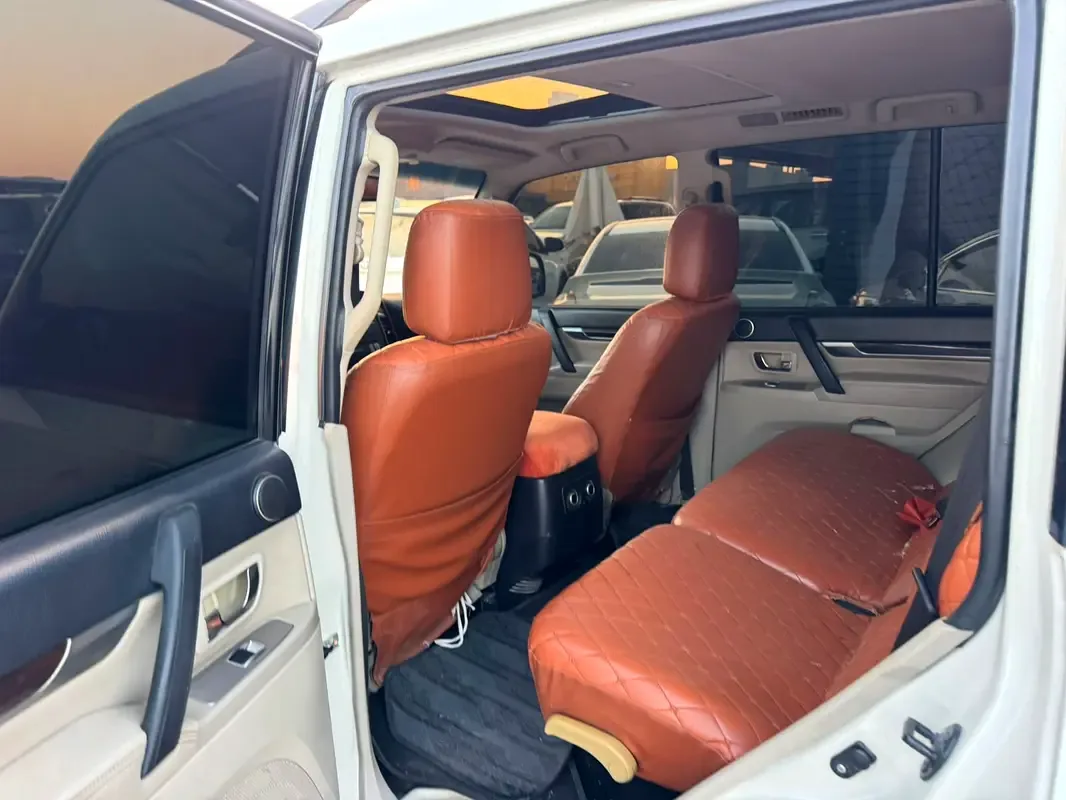 Mitsubishi Pajero 3.0 AT (220 حصان) - 11