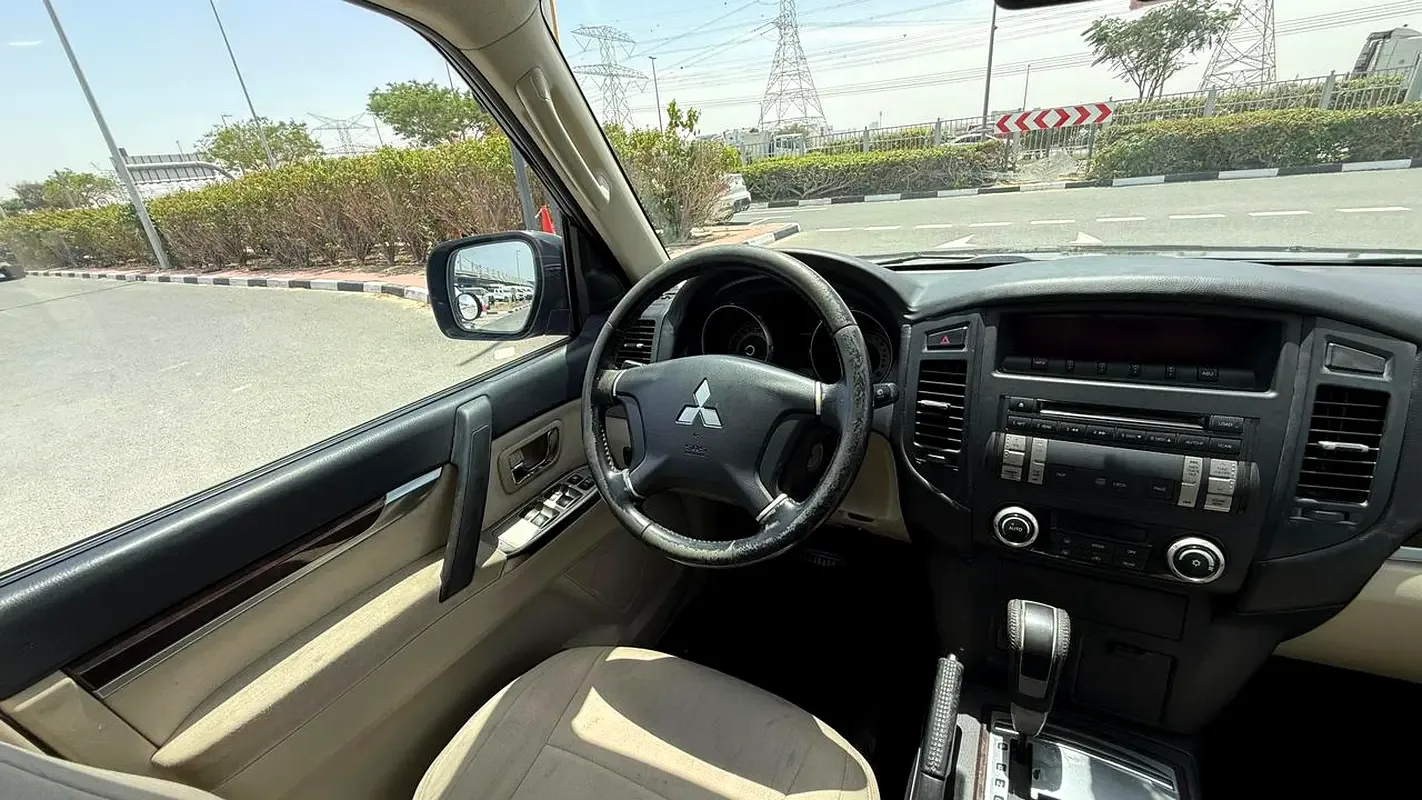 Mitsubishi Pajero 3.0 AT (220 hp) - 12