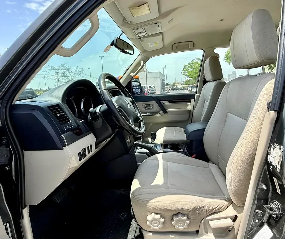 Mitsubishi Pajero 3.0 AT (220 hp) - 11