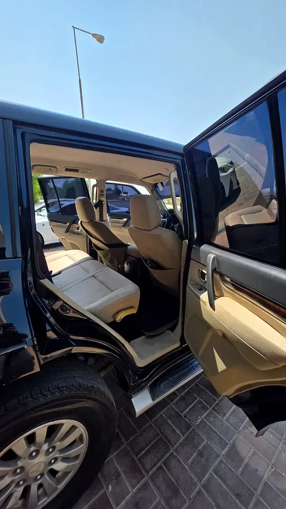 Mitsubishi Pajero 3.0 AT (220 hp) - 9