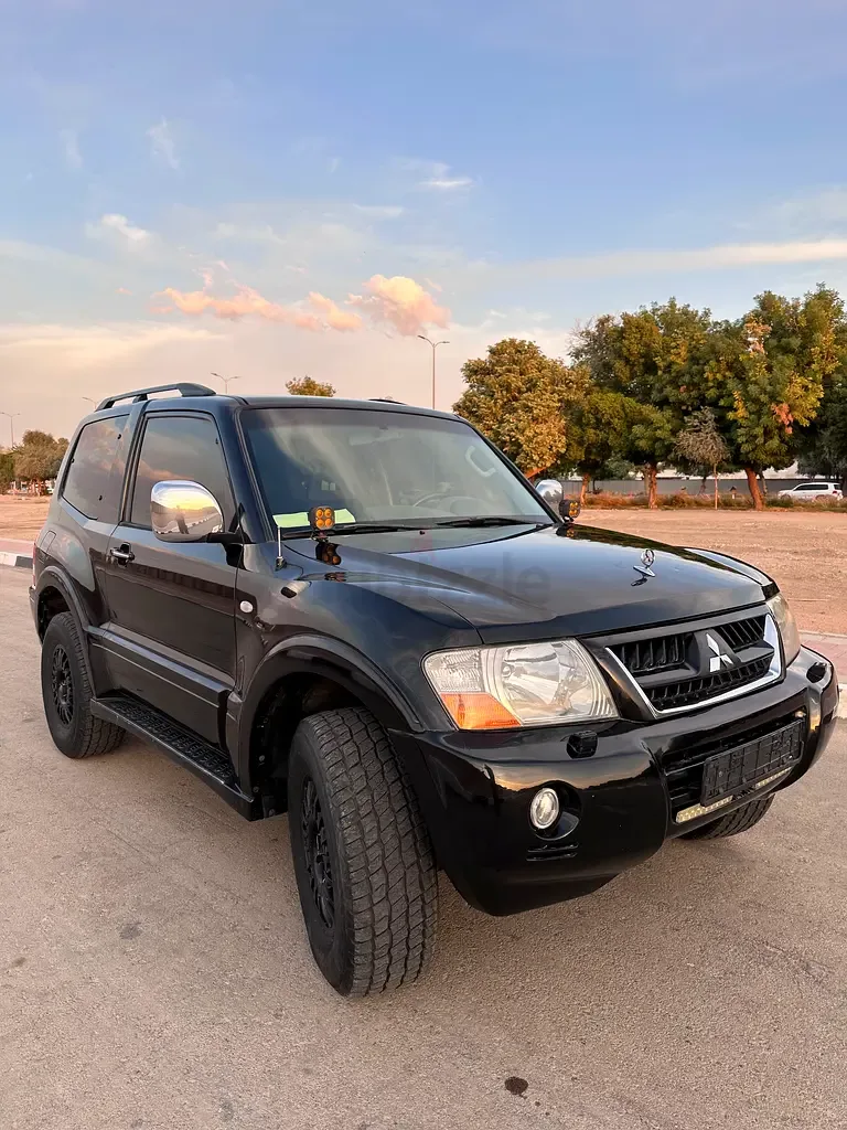 Mitsubishi Pajero 3.0 AT (220 hp)