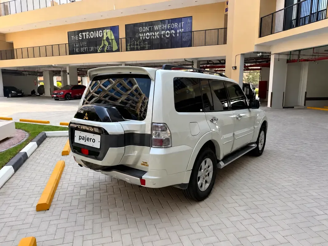 Mitsubishi Pajero 3.0 AT (220 hp) - 3