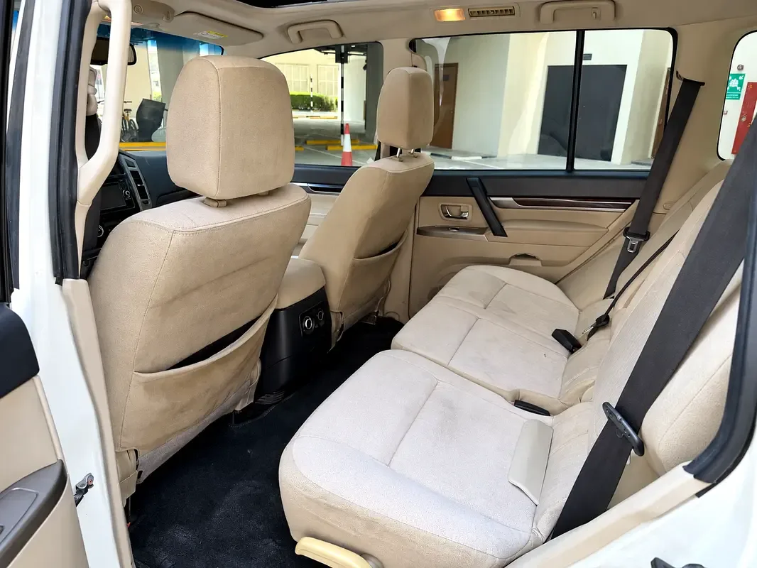 Mitsubishi Pajero 3.0 AT (220 hp) - 10