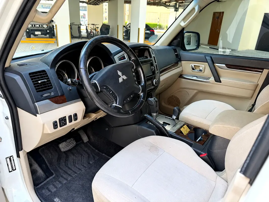 Mitsubishi Pajero 3.0 AT (220 hp) - 9