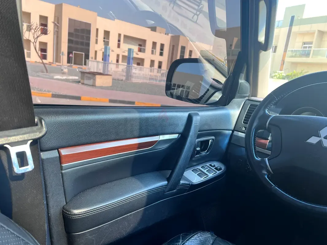 Mitsubishi Pajero 3.0 AT (220 hp) - 16