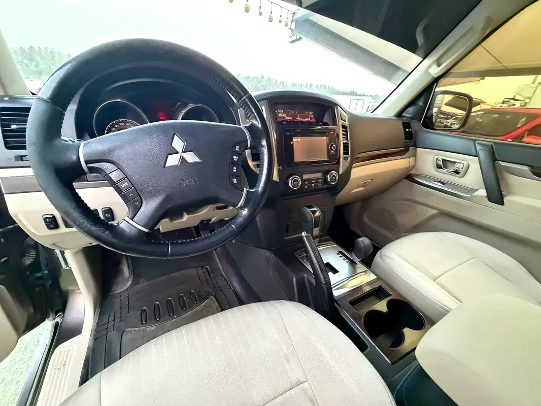 Mitsubishi Pajero 3.0 AT (220 hp) - 11