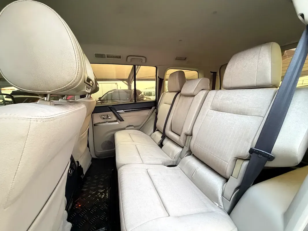 Mitsubishi Pajero 3.0 AT (220 hp) - 13