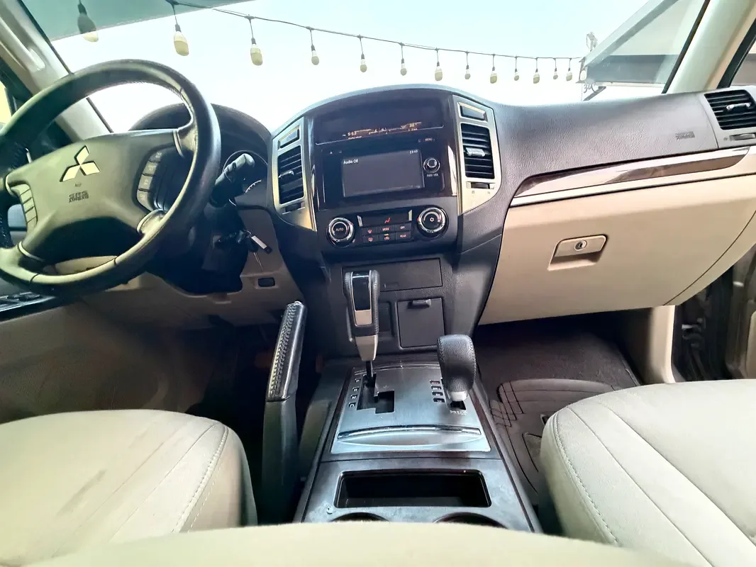 Mitsubishi Pajero 3.0 AT (220 hp) - 16