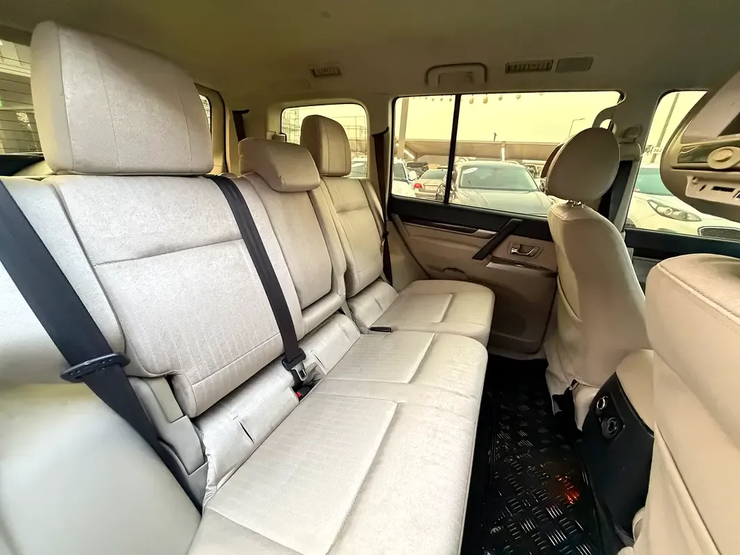 Mitsubishi Pajero 3.0 AT (220 hp) - 19