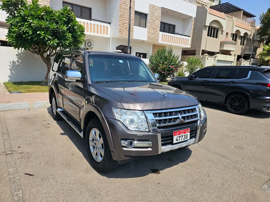 Mitsubishi Pajero 3.5 AT (189 hp)