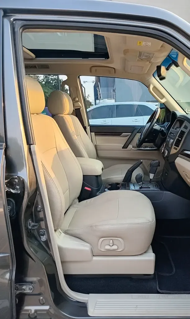 Mitsubishi Pajero 3.5 AT (189 hp) - 10