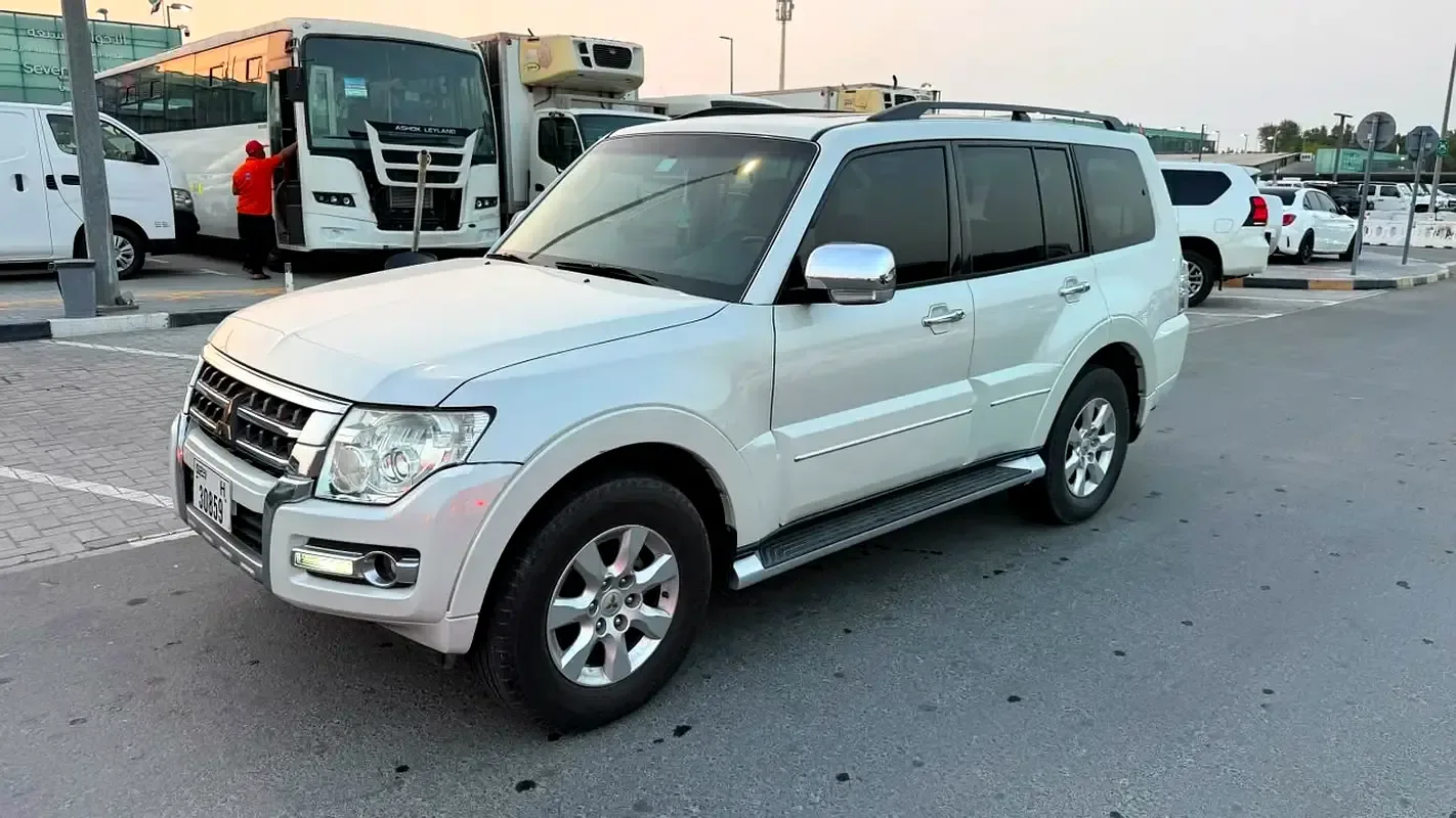 Mitsubishi Pajero 3.5 AT (189 حصان) - 3