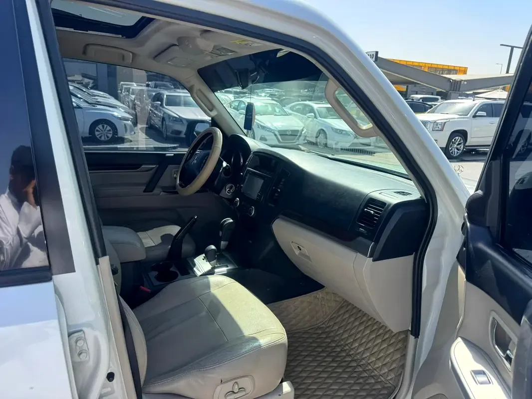Mitsubishi Pajero 3.5 AT (189 hp) - 10