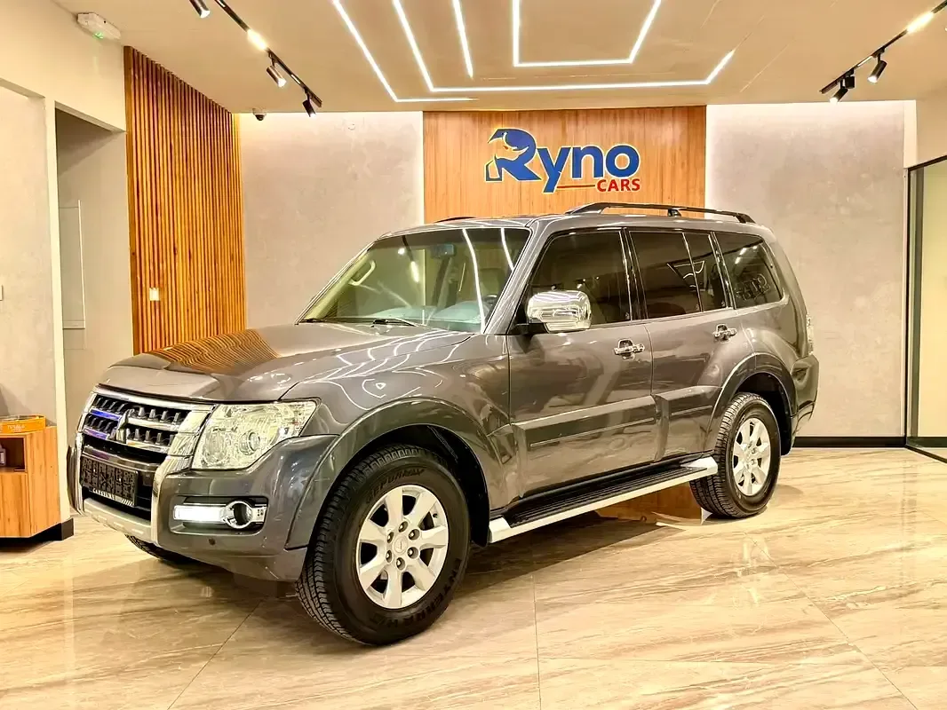 Mitsubishi Pajero 3.5 AT (189 حصان) - 3
