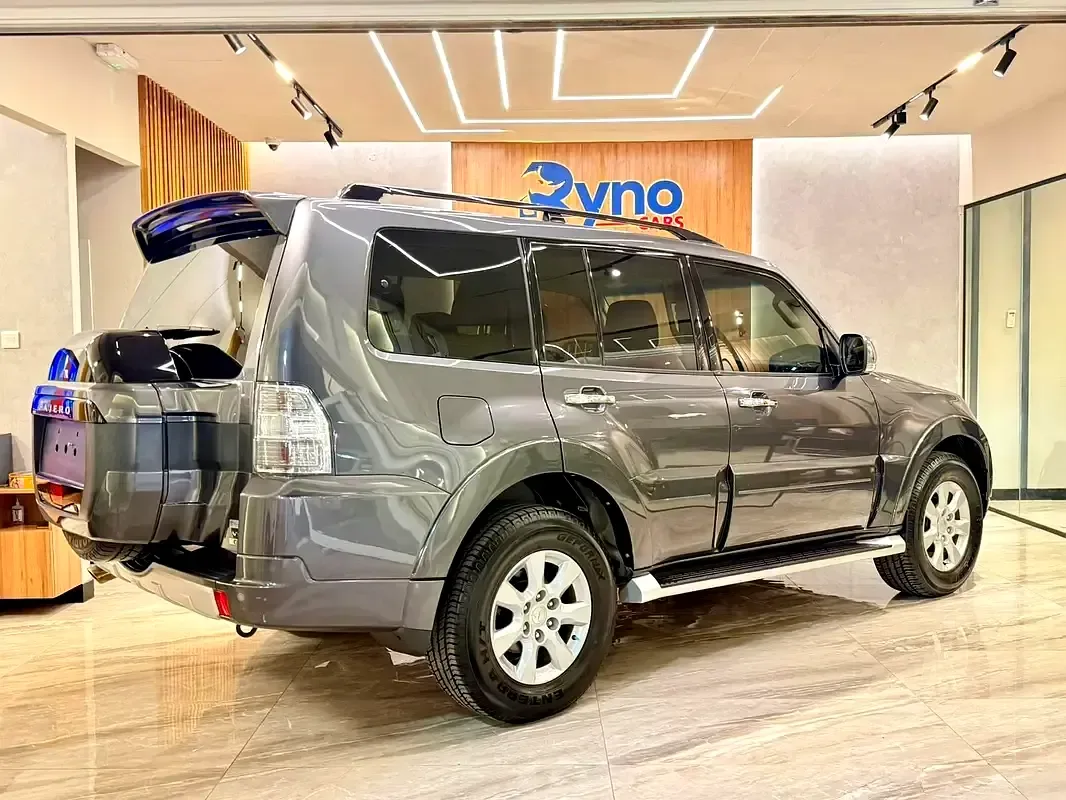 Mitsubishi Pajero 3.5 AT (189 حصان) - 5