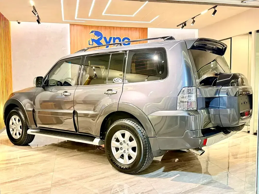 Mitsubishi Pajero 3.5 AT (189 حصان) - 4
