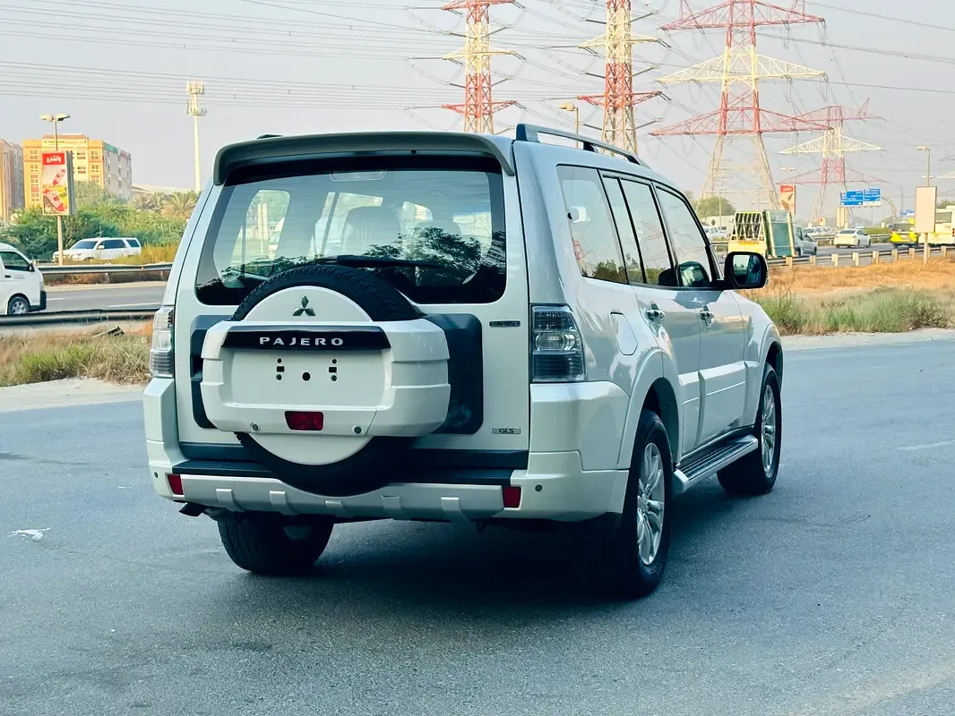 Mitsubishi Pajero 3.5 AT (189 حصان) - 16
