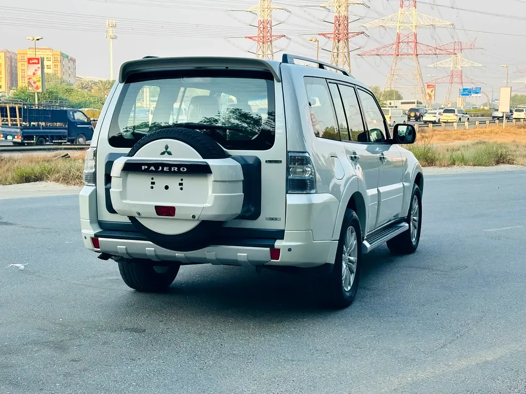 Mitsubishi Pajero 3.5 AT (189 حصان) - 17