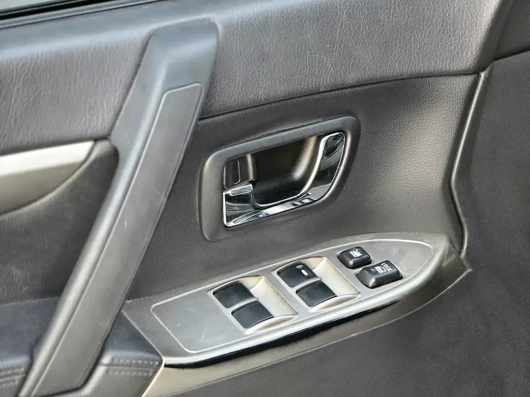 Mitsubishi Pajero 3.5 AT (189 hp) - 18