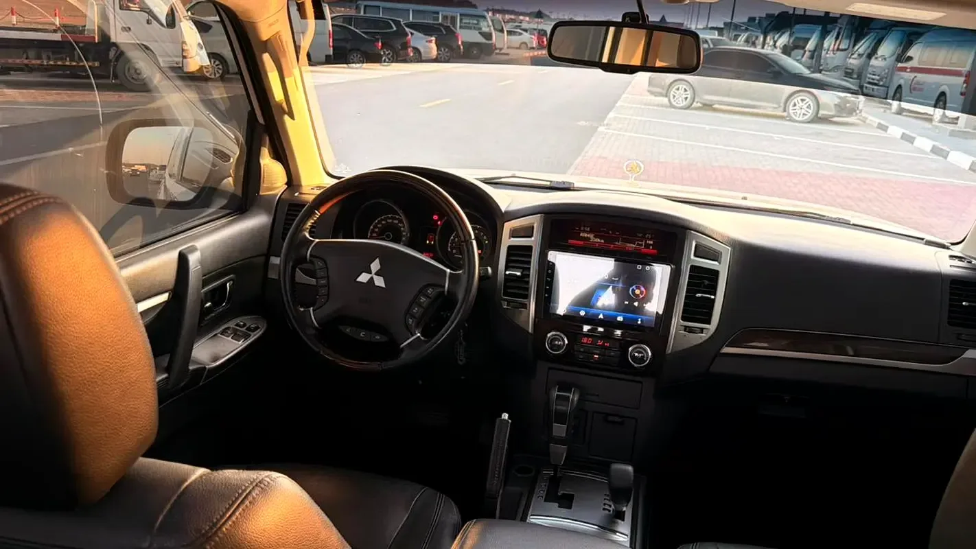 Mitsubishi Pajero 3.5 AT (189 حصان) - 10