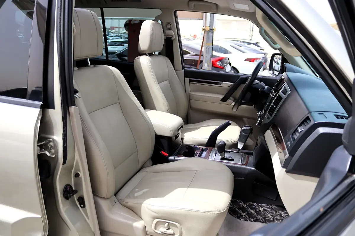 Mitsubishi Pajero 3.5 AT (189 hp) - 13