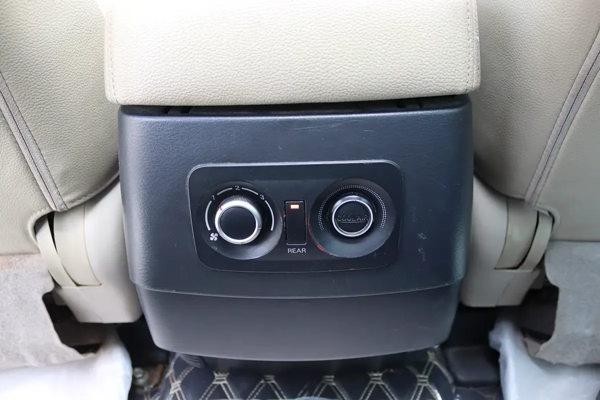 Mitsubishi Pajero 3.5 AT (189 hp) - 16