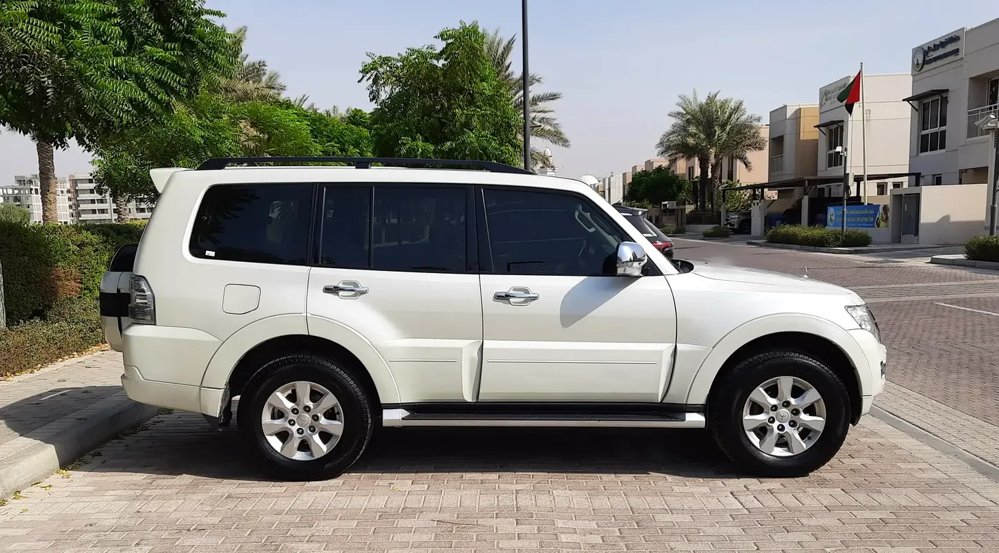 Mitsubishi Pajero 3.5 AT (189 hp)