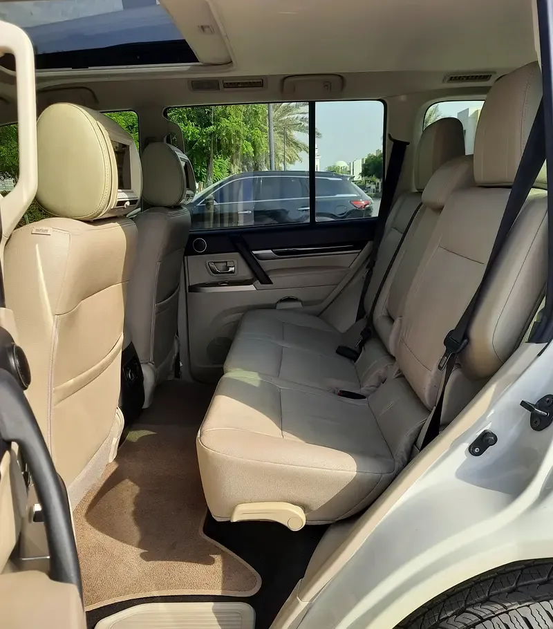 Mitsubishi Pajero 3.5 AT (189 hp) - 10