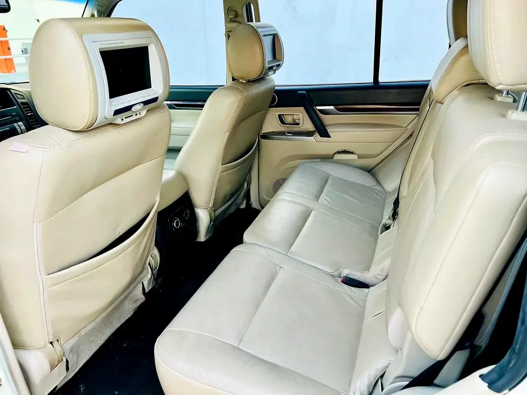 Mitsubishi Pajero 3.5 AT (189 hp) - 13