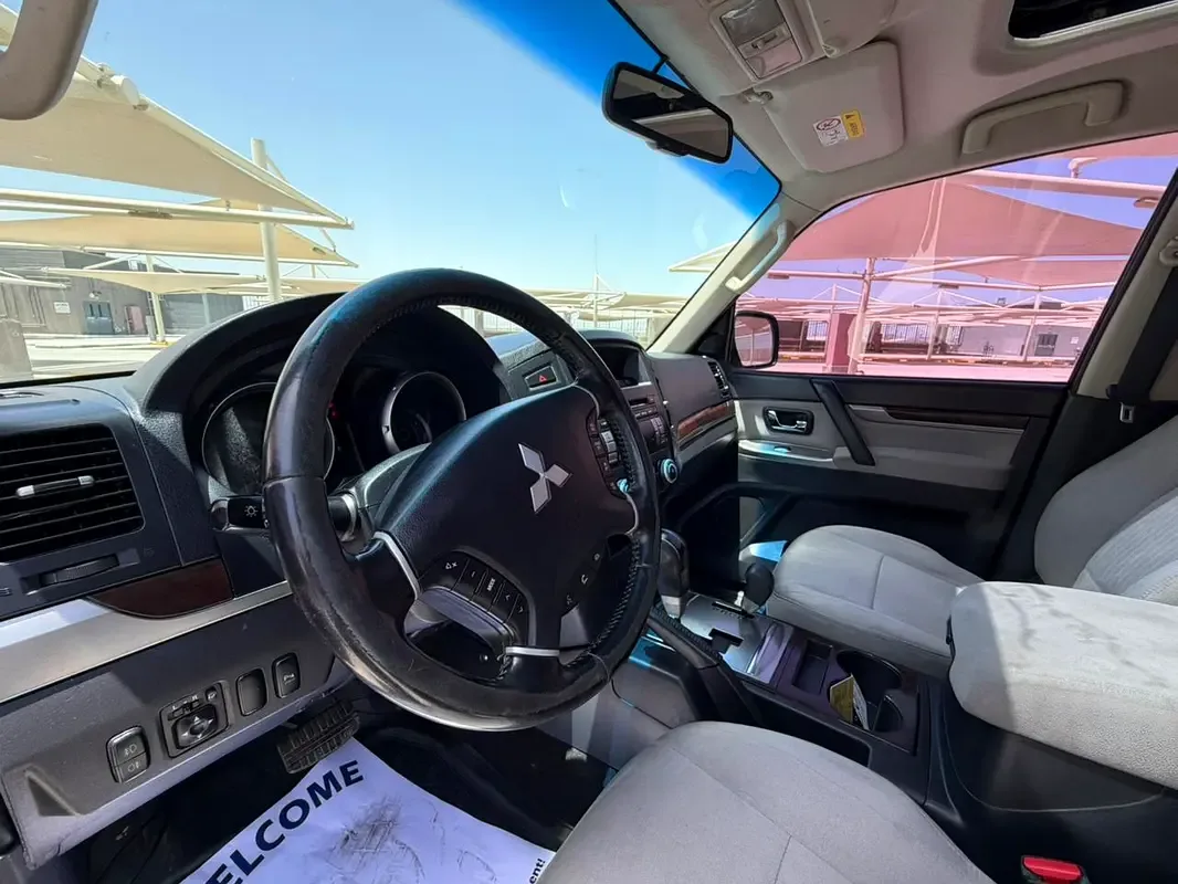Mitsubishi Pajero 3.5 AT (189 hp) - 12