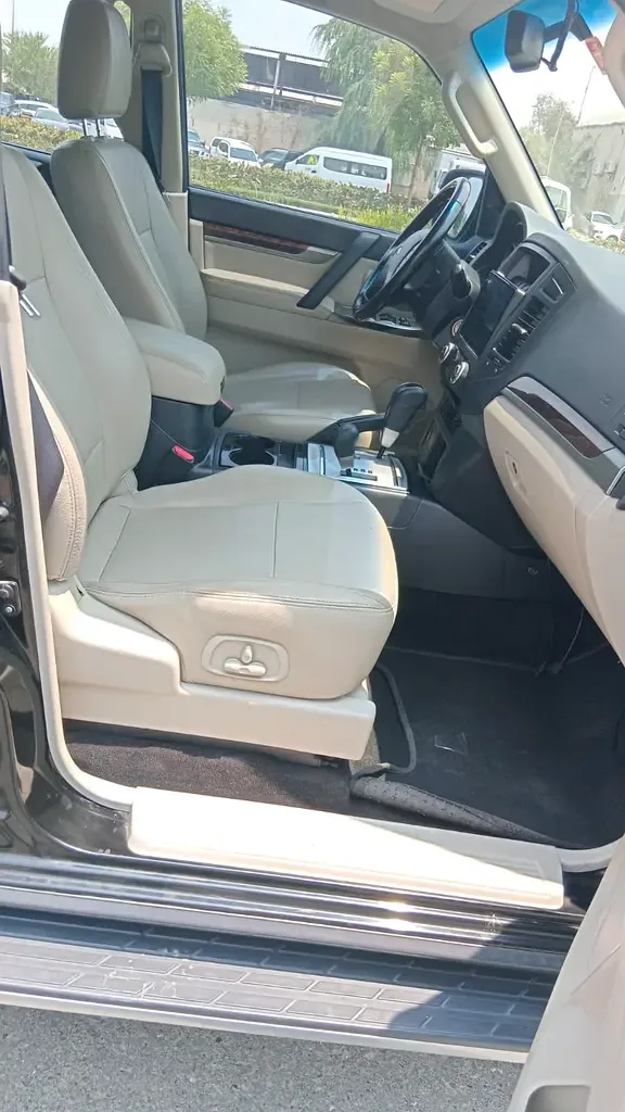 Mitsubishi Pajero 3.5 AT (189 حصان) - 12
