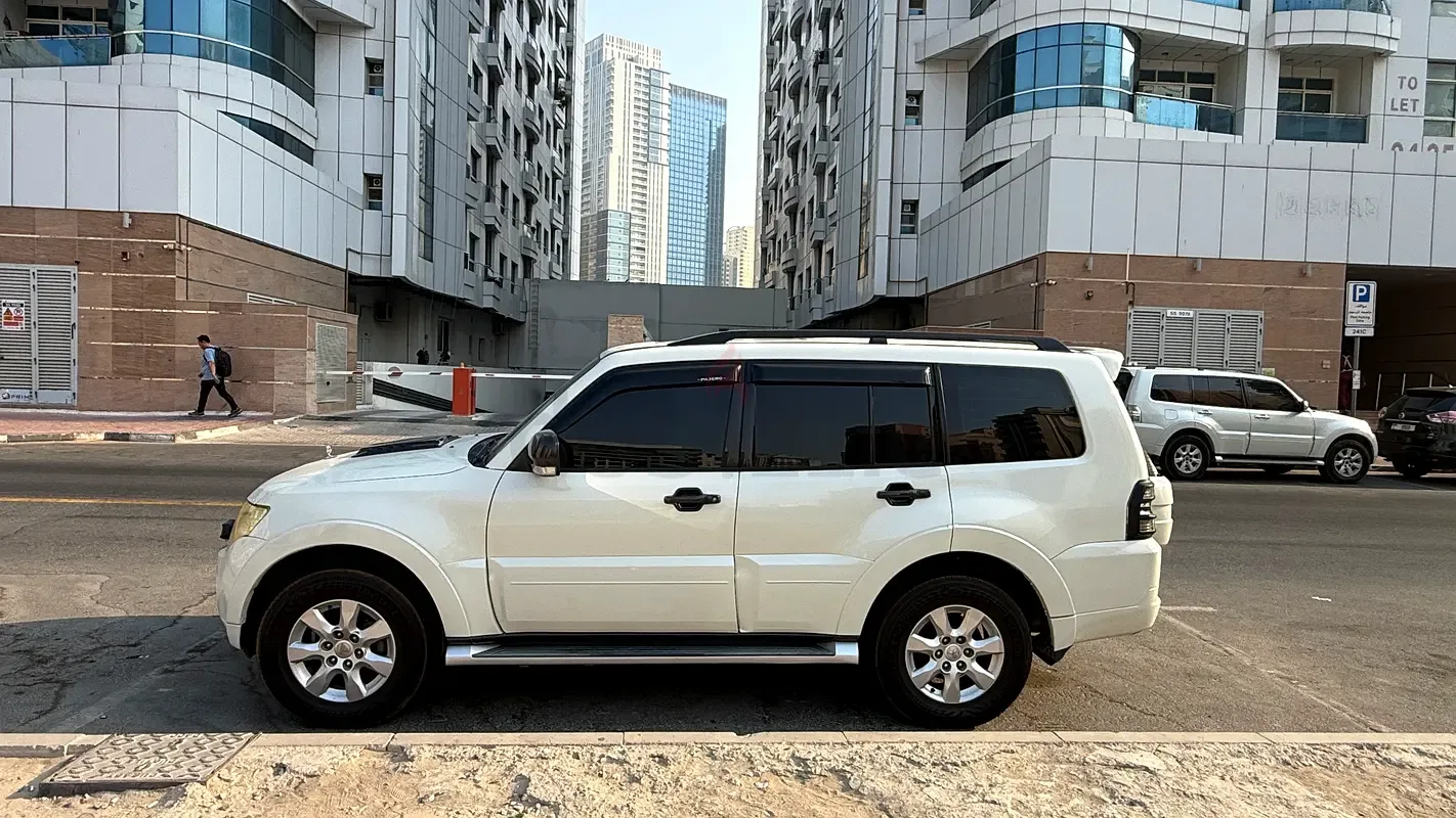 Mitsubishi Pajero 3.5 AT (189 حصان) - 3