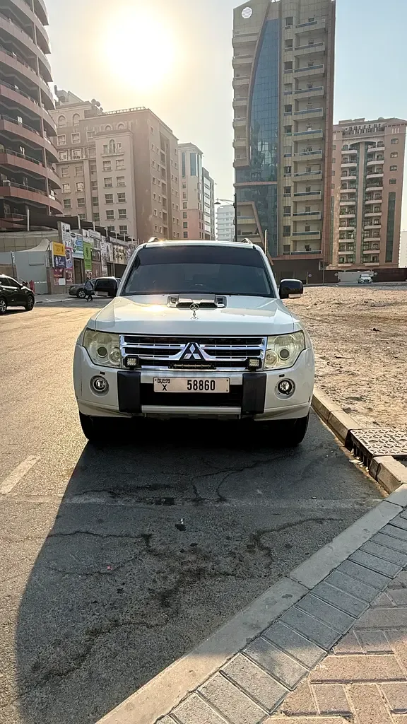 Mitsubishi Pajero 3.5 AT (189 hp)