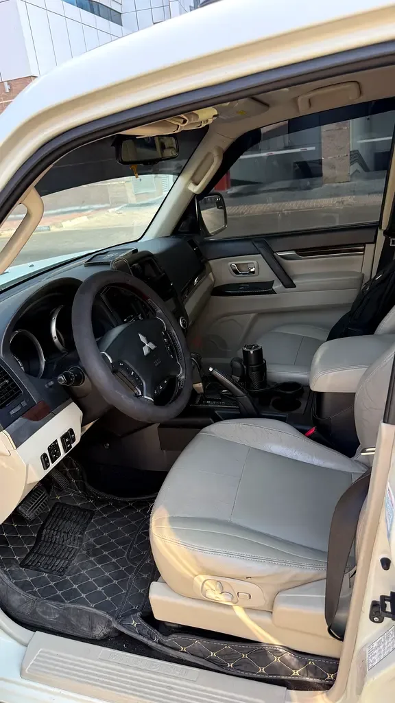 Mitsubishi Pajero 3.5 AT (189 حصان) - 10