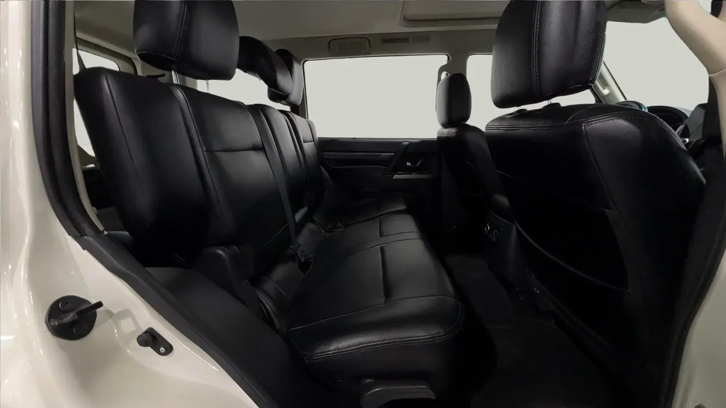 Mitsubishi Pajero 3.5 AT (189 hp) - 11