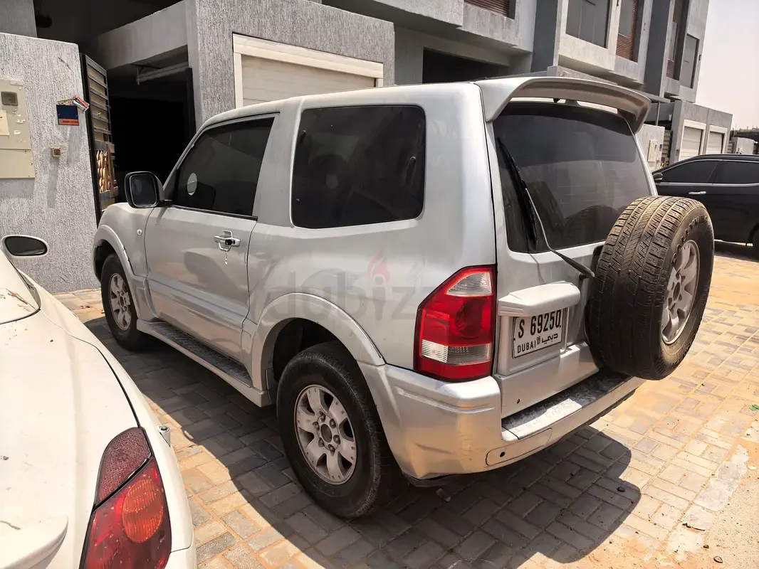 Mitsubishi Pajero 3.5 AT (245 hp)