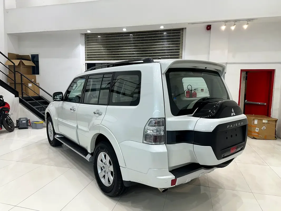 Mitsubishi Pajero 3.5 AT 4WD (189 حصان) - 7